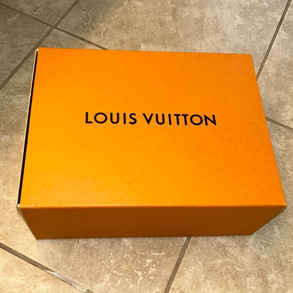 100% authentic Louis Vuitton men’s Sneaker shoe MS0221 with box and extra laces - Picture 2 of 11